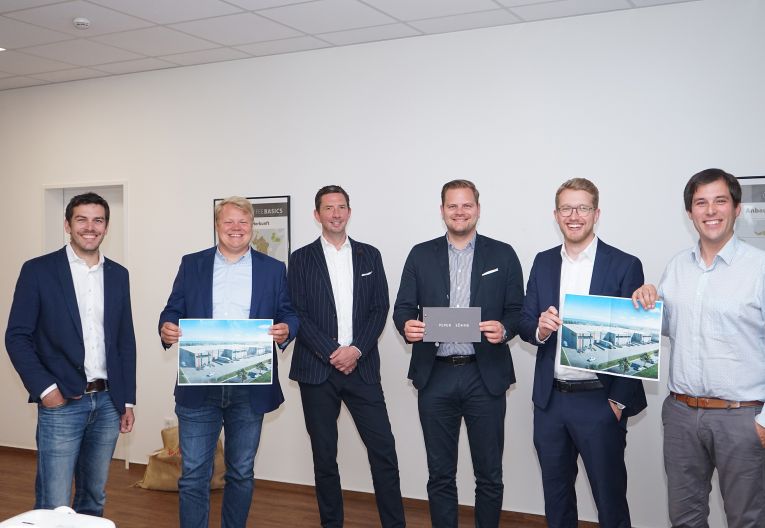 Sechs Personen von Peper & Söhne