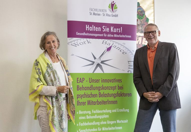 Kooperation Grimme und St. Marienstift Damme Christine Grimme und Dr. Thomas Heinz mit St. Marienstift Aufsteller
