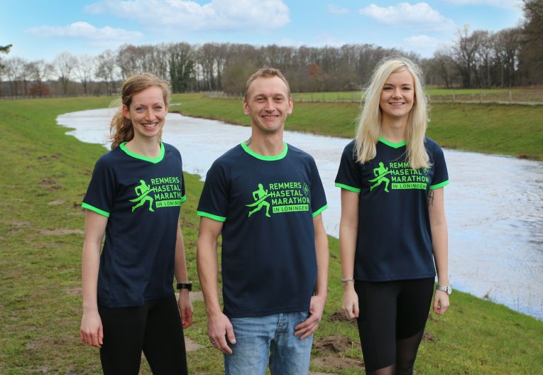 Remmers-Hasetal-Marathon in Löningen drei Personen mit Trikot