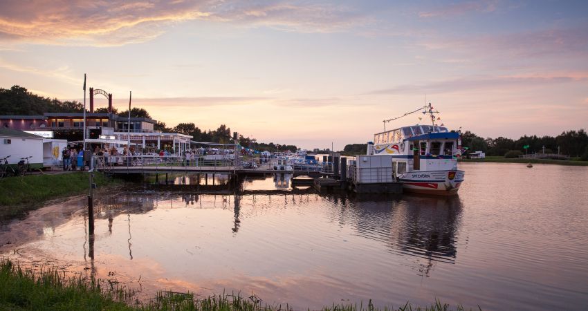 Flussfahrten mit der MS Spitzhörn im Oldenburger Münsterland